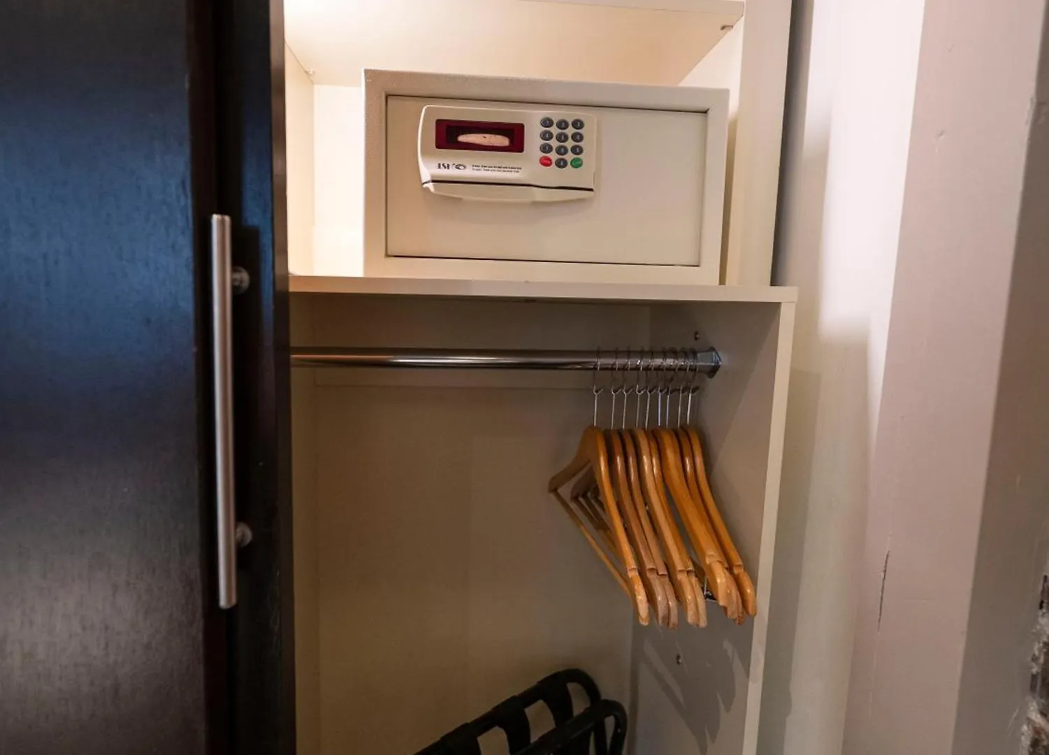 Aparthotel Self Check-In Boutique Hotel - Quartier Latin - Room 201 Montreal