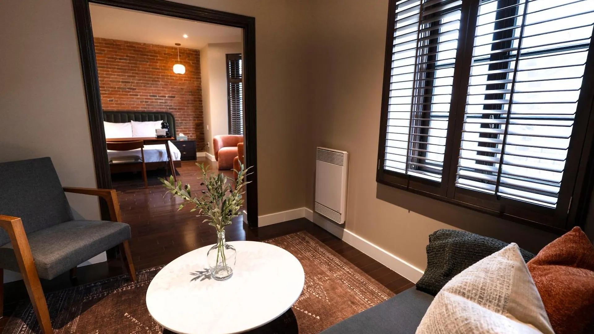 Aparthotel Self Check-In Boutique Hotel - Quartier Latin - Room 201 Montreal