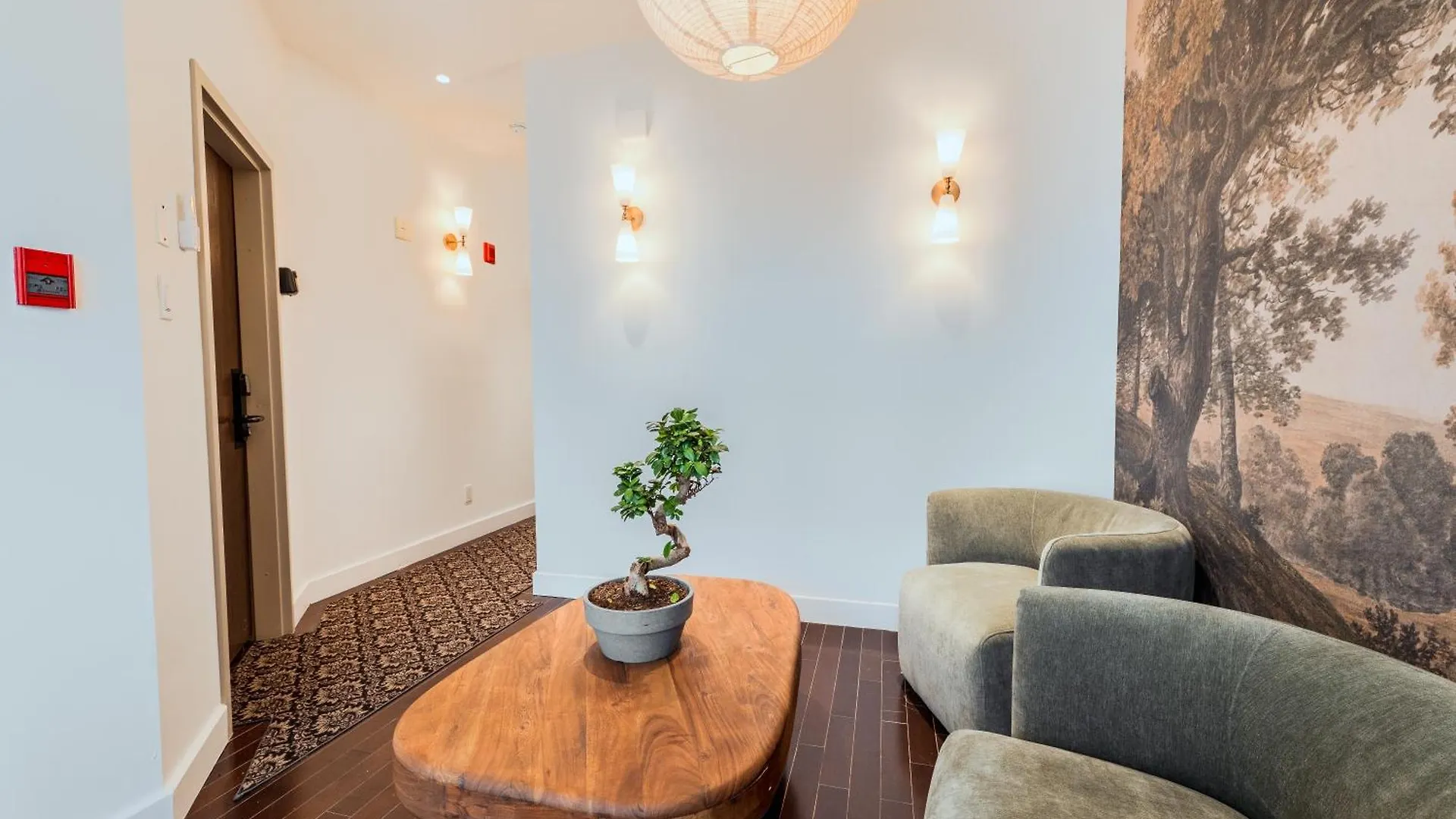 Aparthotel Self Check-In Boutique Hotel - Quartier Latin - Room 201 Montreal Canada