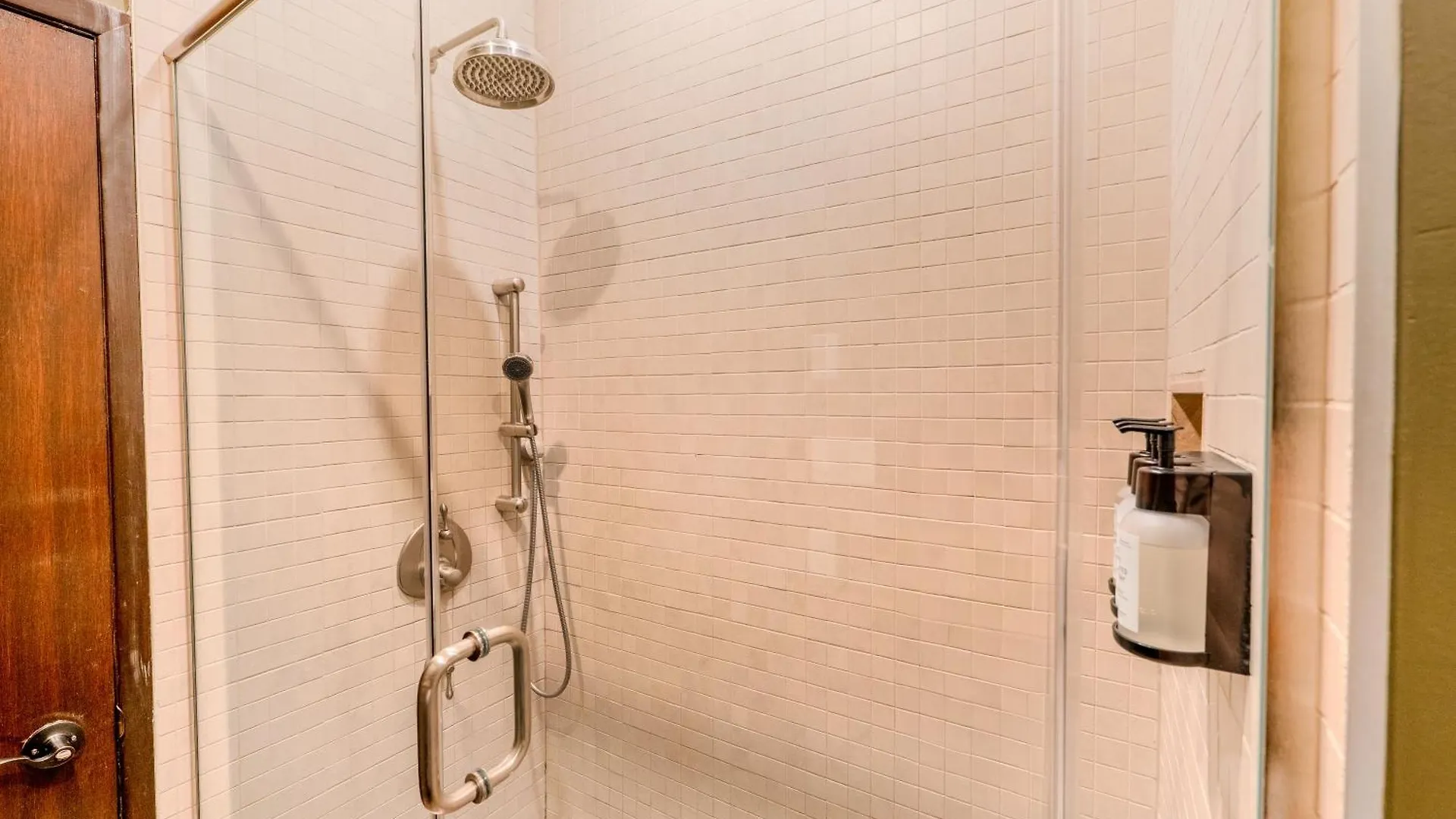 Self Check-In Boutique Hotel - Quartier Latin - Room 201 Montreal Aparthotel